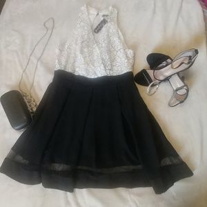 Xtraordinary® Juniors Blk/Wht lace top dress